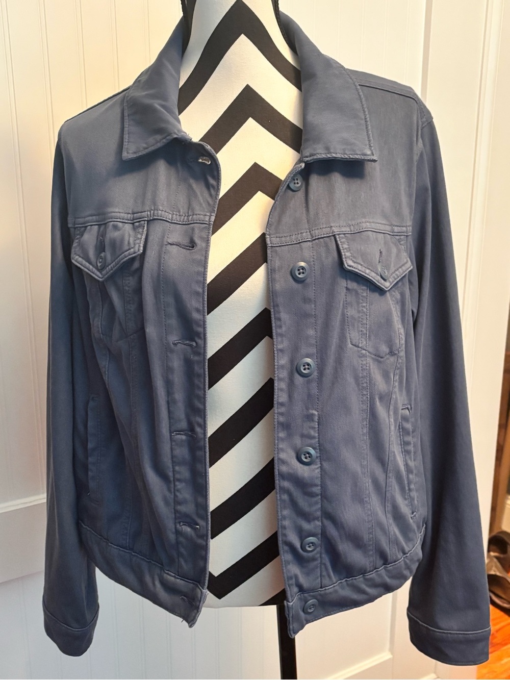 32° COOL Women’s Light  Button-Up Jacket Blue